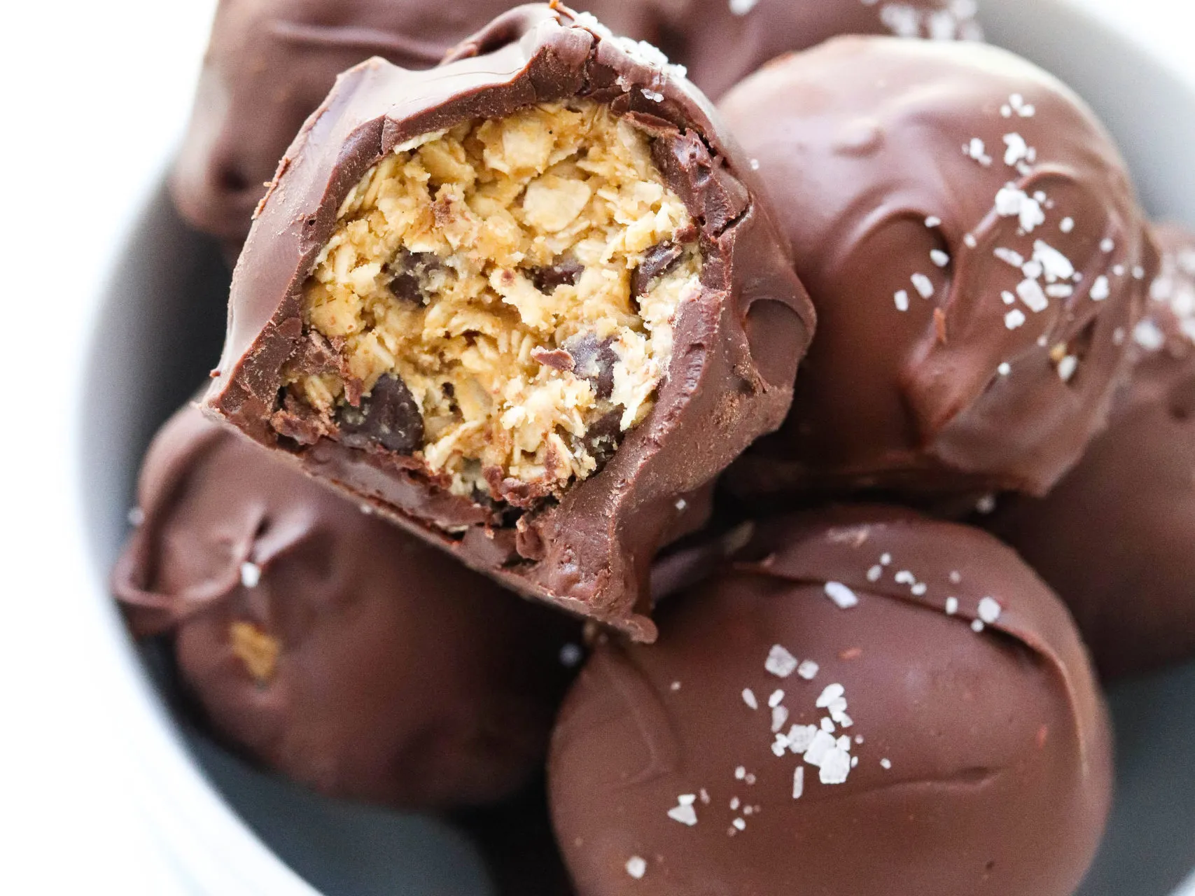 Chocolate protein ball