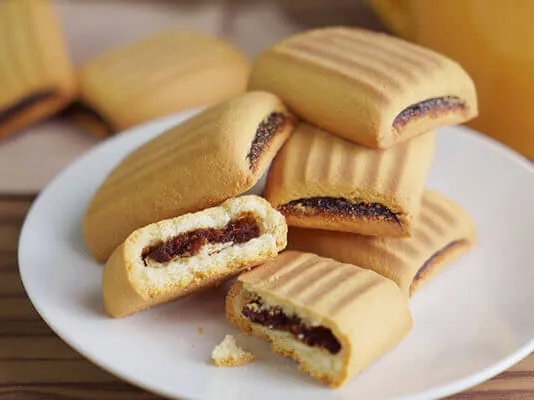 Stuffed fig bar